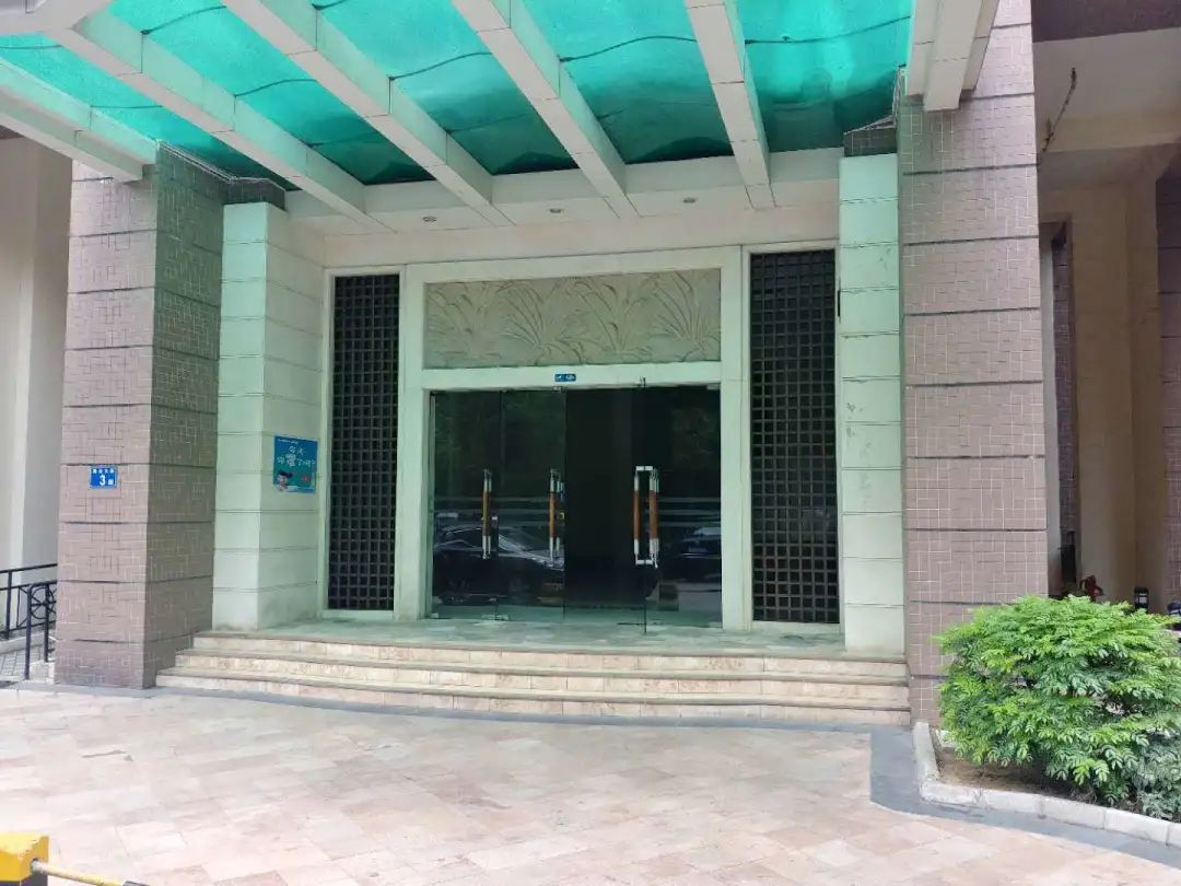 The One Building With Many Foreigners Has SPECIAL Restrictions