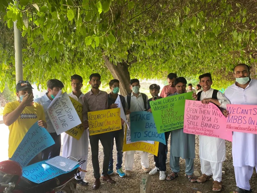 These Poor Students From Pakistan Can’t Return To Study In China These Poor Students From Pakistan Can’t Return To Study In China